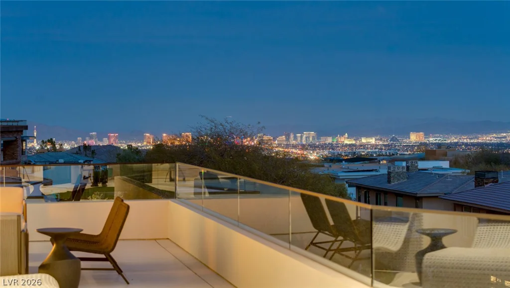 81 Hawk Ridge, Las Vegas, NV 89135