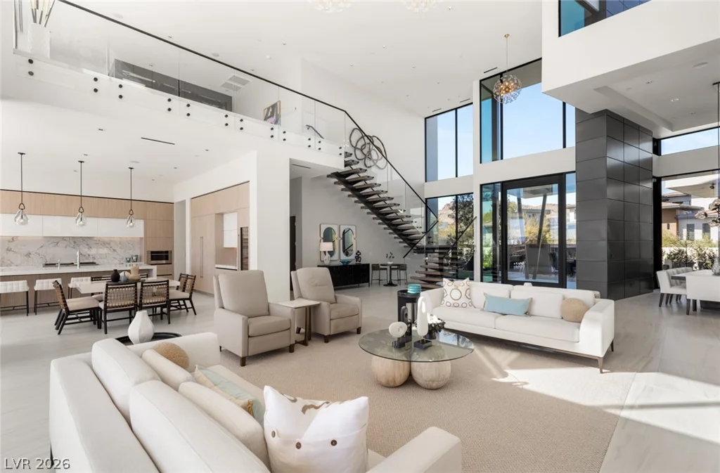 81 Hawk Ridge, Las Vegas, NV 89135
