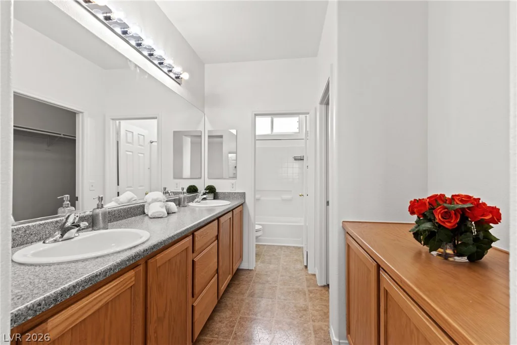 1137 Village Crossing, Las Vegas, NV 89183