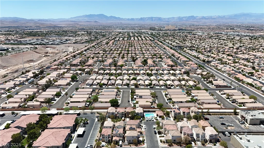 1137 Village Crossing, Las Vegas, NV 89183