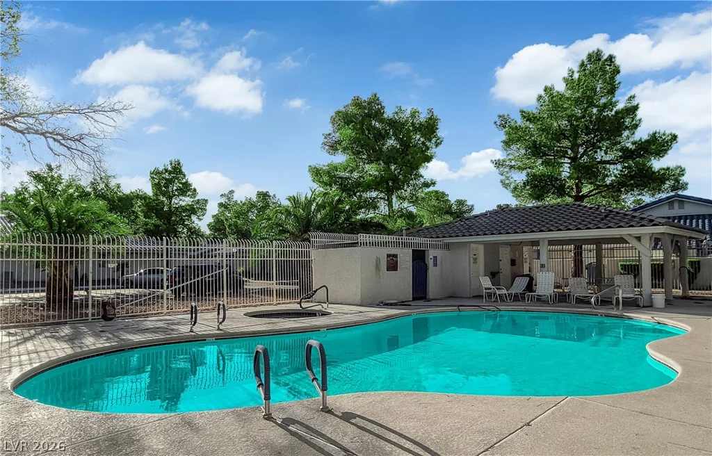 2133 Willowbury, Las Vegas, NV 89108