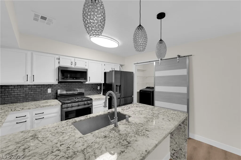 2133 Willowbury, Las Vegas, NV 89108