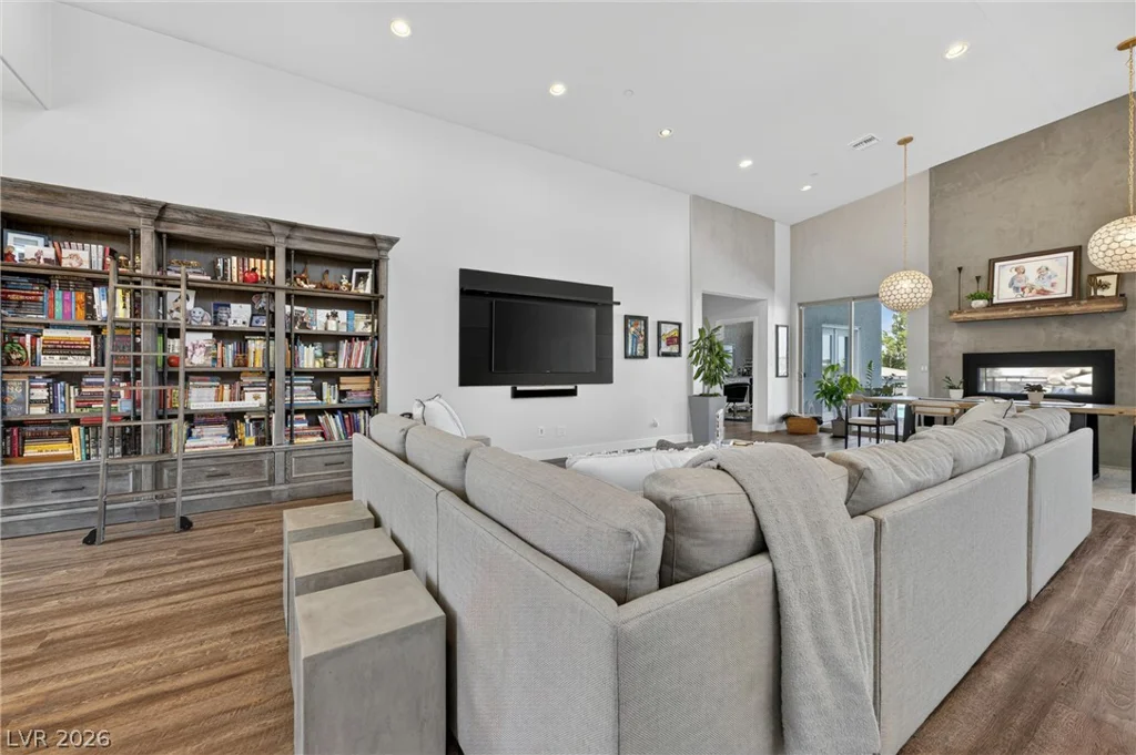 306 Country Club, Henderson, NV 89015