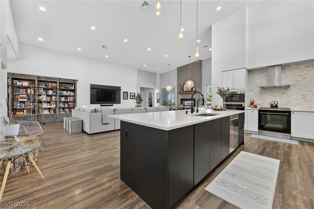 306 Country Club, Henderson, NV 89015