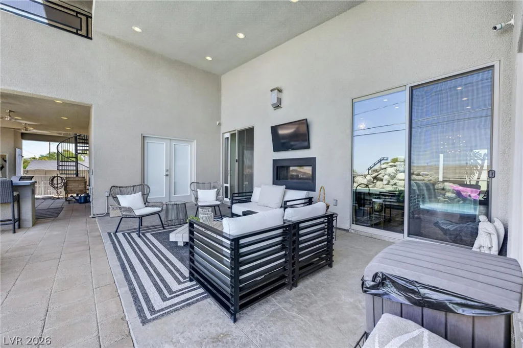 306 Country Club, Henderson, NV 89015