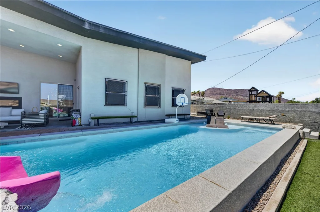 306 Country Club, Henderson, NV 89015