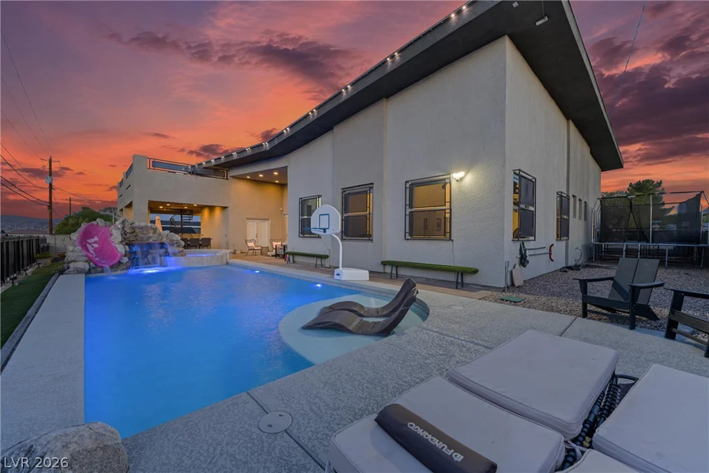 306 Country Club, Henderson, NV 89015