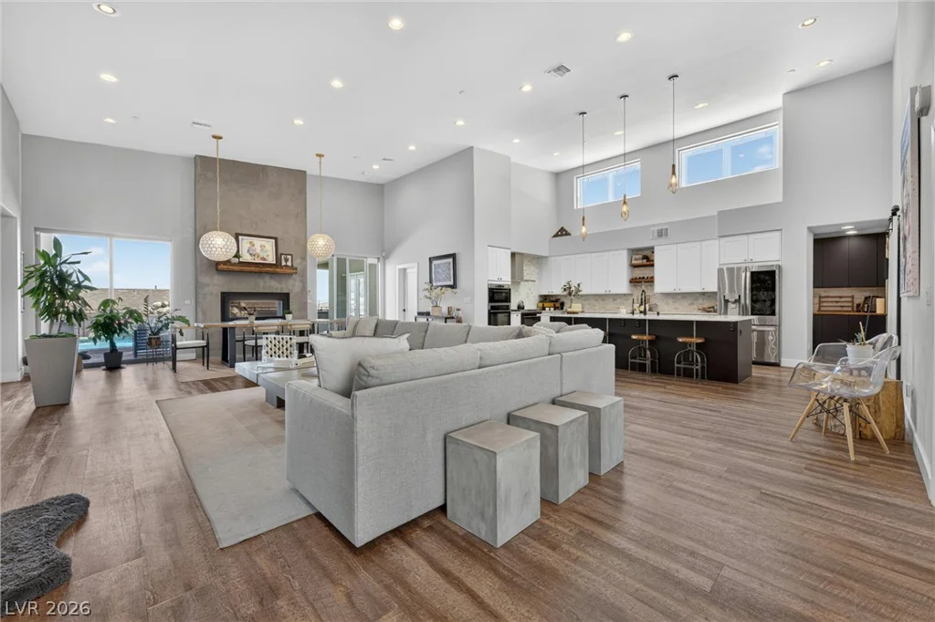 306 Country Club, Henderson, NV 89015