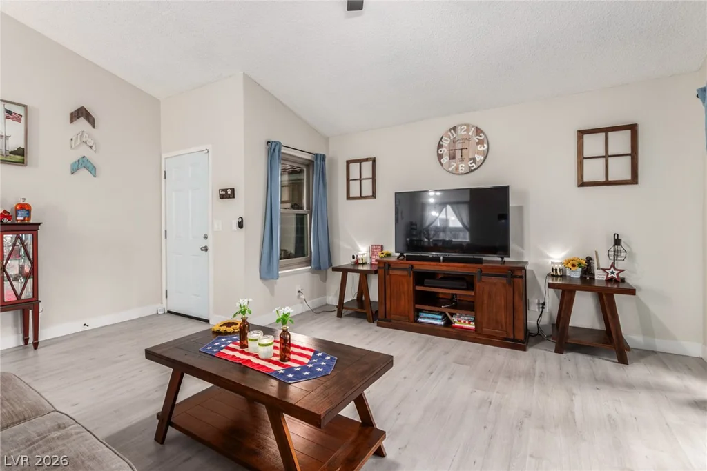 5776 Yerington, Las Vegas, NV 89110