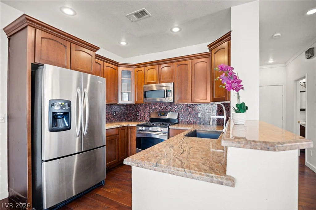 251 Green Valley, Henderson, NV 89012