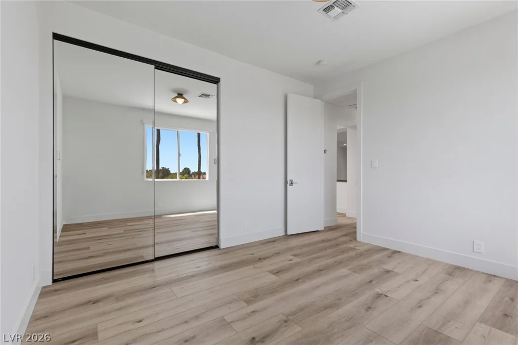 8371 Plum Creek, Las Vegas, NV 89113