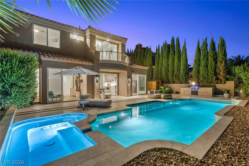 8371 Plum Creek, Las Vegas, NV 89113