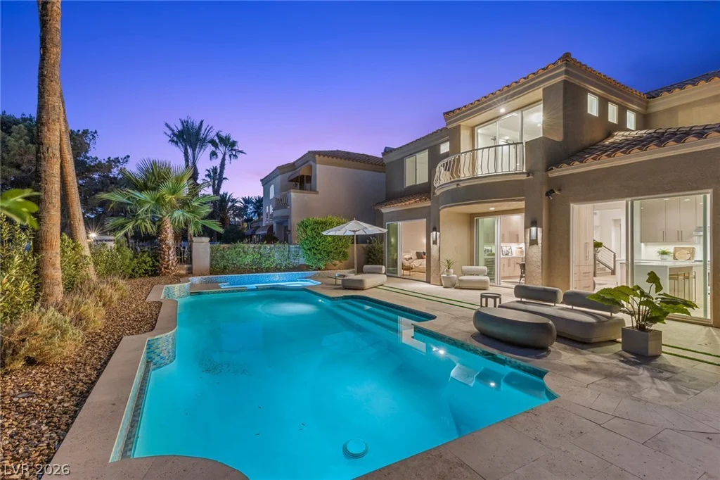 8371 Plum Creek, Las Vegas, NV 89113