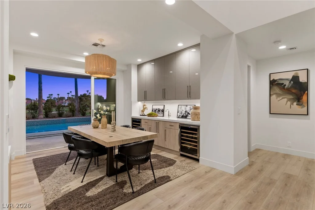 8371 Plum Creek, Las Vegas, NV 89113