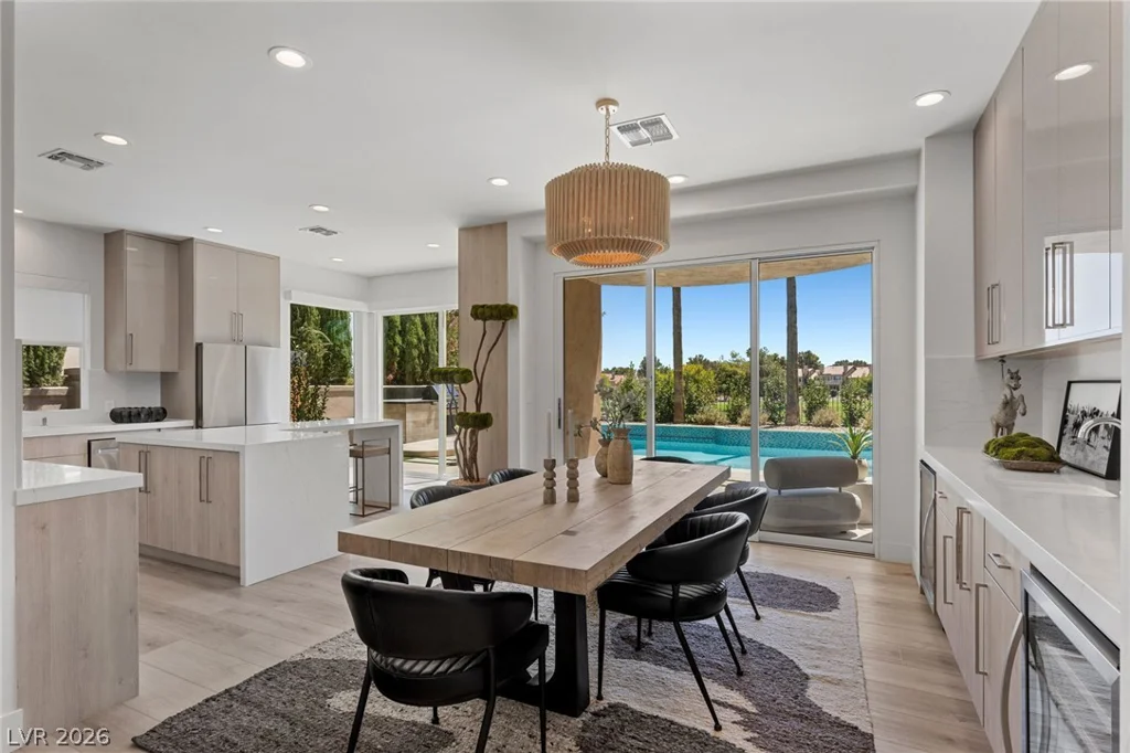 8371 Plum Creek, Las Vegas, NV 89113