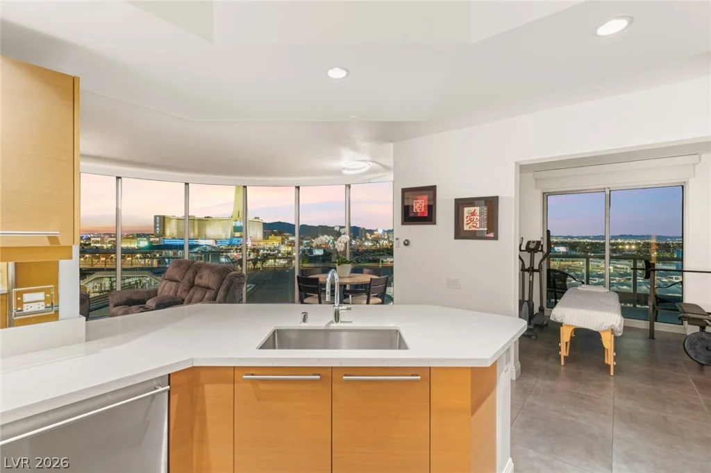 222 Karen, Las Vegas, NV 89109