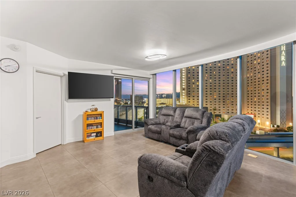 222 Karen, Las Vegas, NV 89109