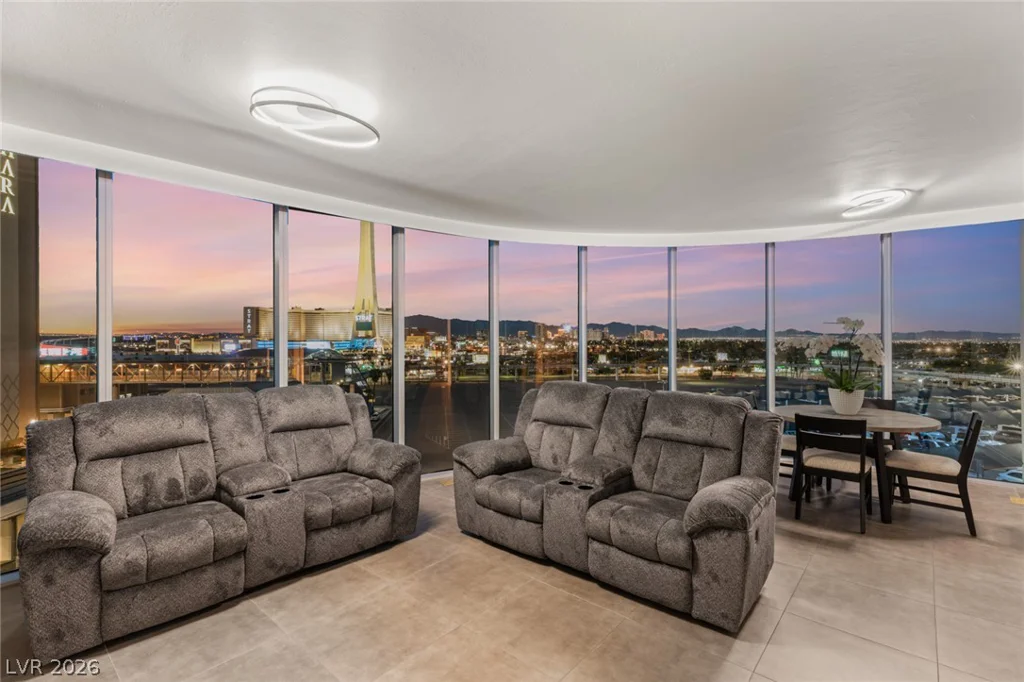 222 Karen, Las Vegas, NV 89109