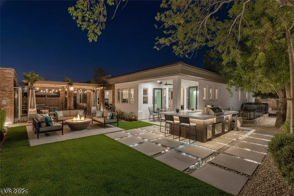 48 Panorama Crest, Las Vegas, NV 89135