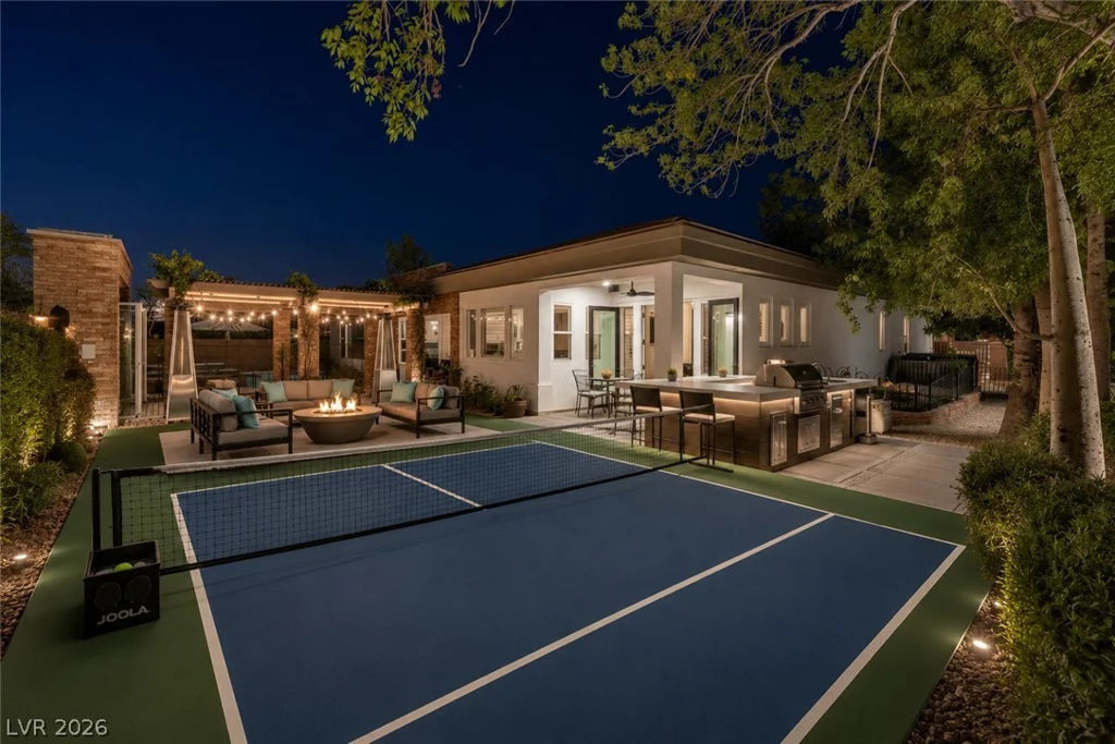 48 Panorama Crest, Las Vegas, NV 89135