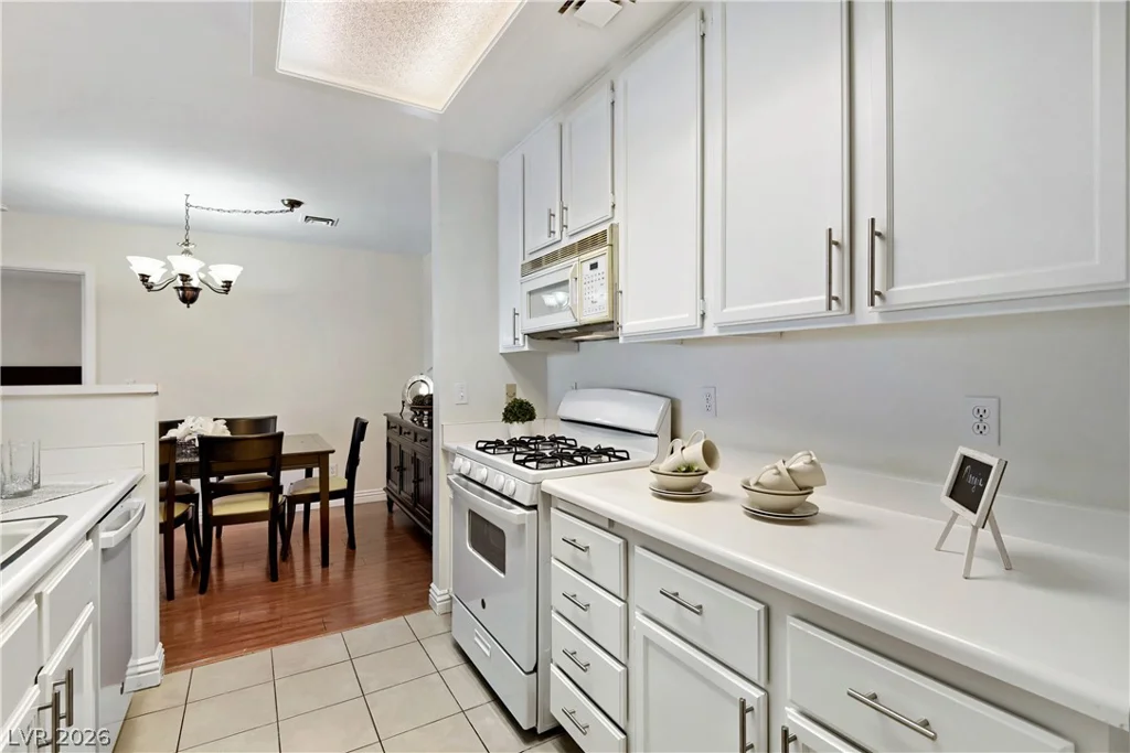 4893 Torrey Pines, Las Vegas, NV 89103