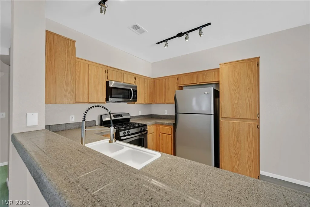 251 Green Valley, Henderson, NV 89012