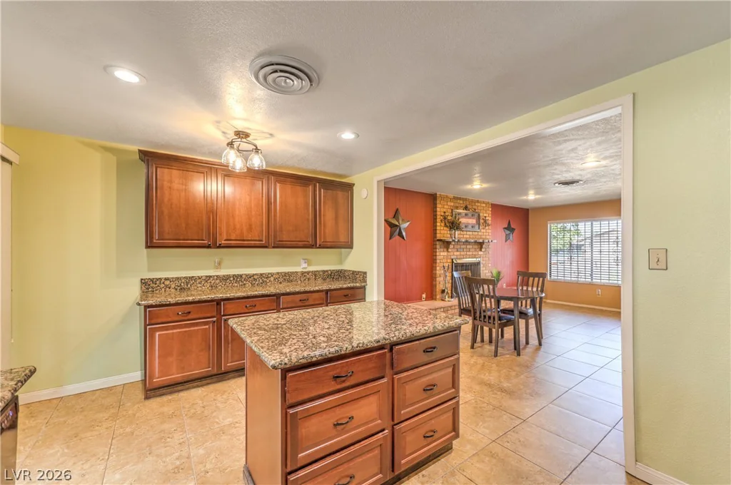 2420 Winwood, Las Vegas, NV 89108