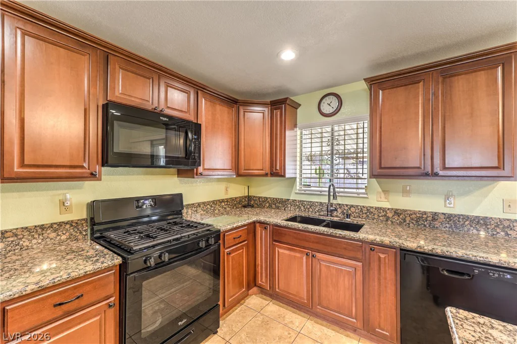 2420 Winwood, Las Vegas, NV 89108