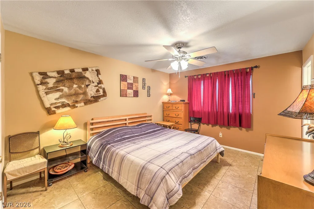 2420 Winwood, Las Vegas, NV 89108