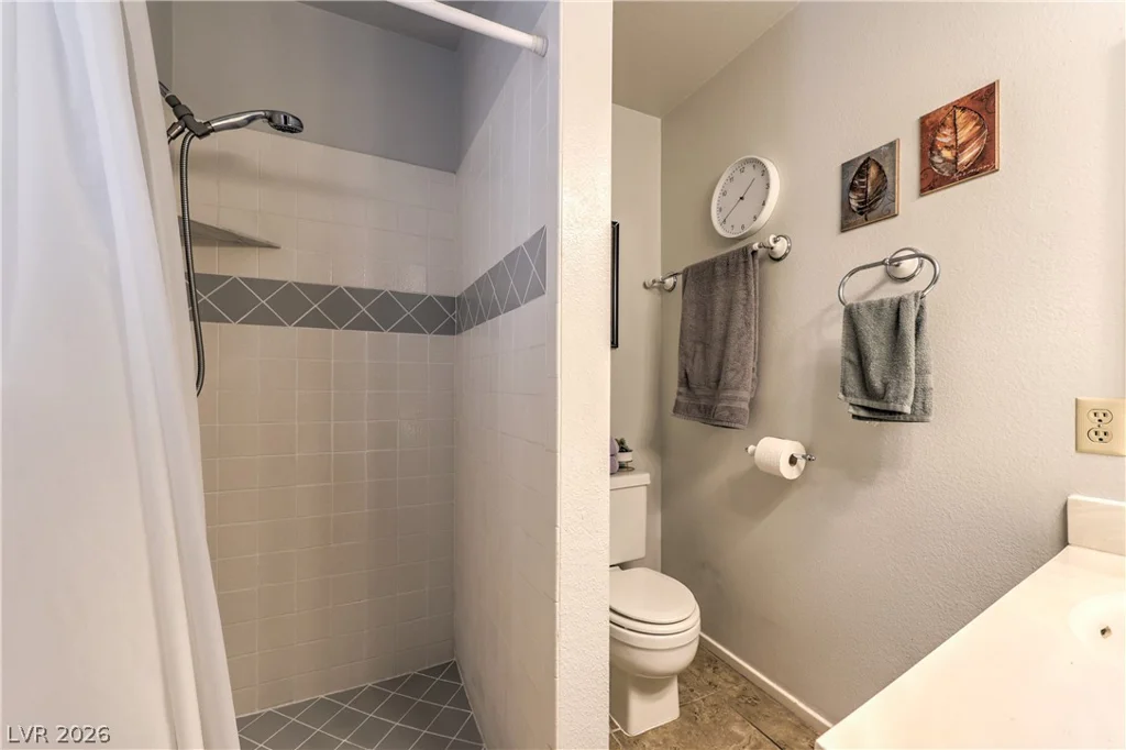 2420 Winwood, Las Vegas, NV 89108