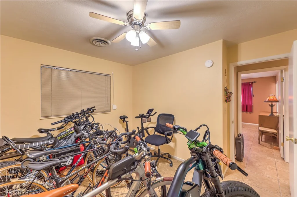 2420 Winwood, Las Vegas, NV 89108