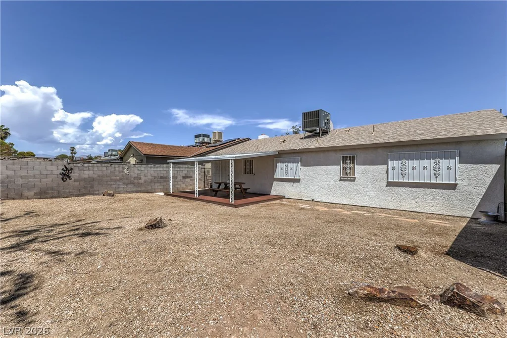 2420 Winwood, Las Vegas, NV 89108