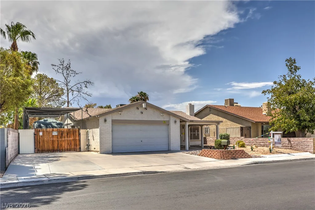 2420 Winwood, Las Vegas, NV 89108