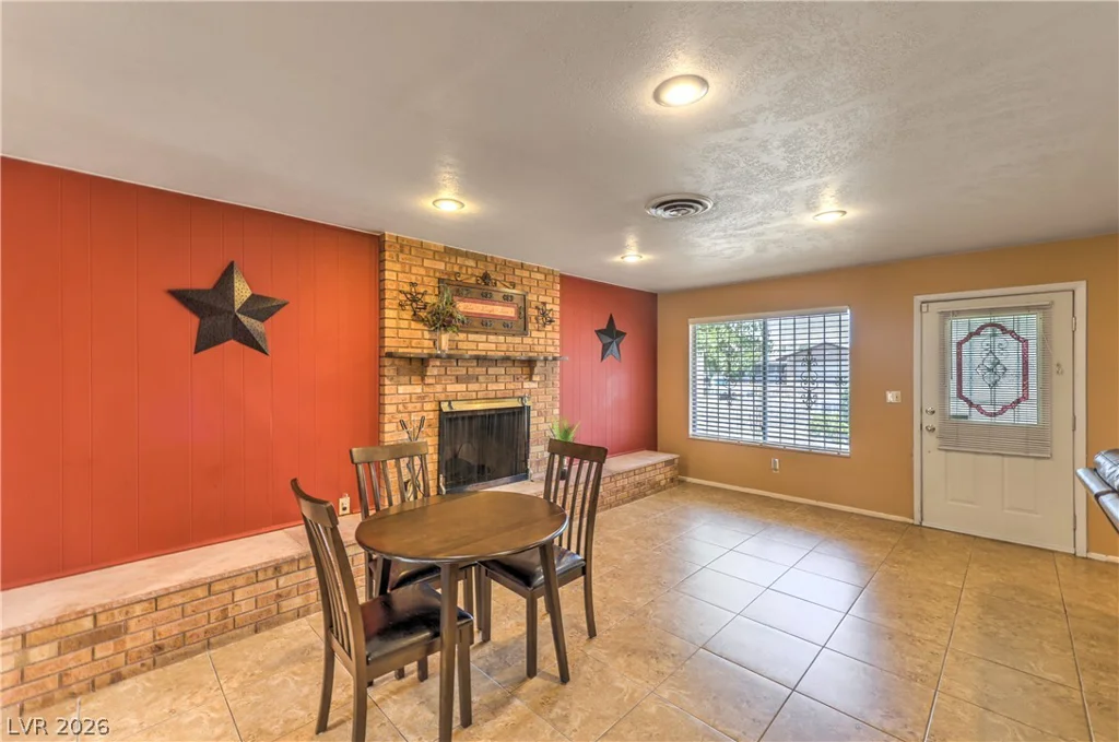 2420 Winwood, Las Vegas, NV 89108