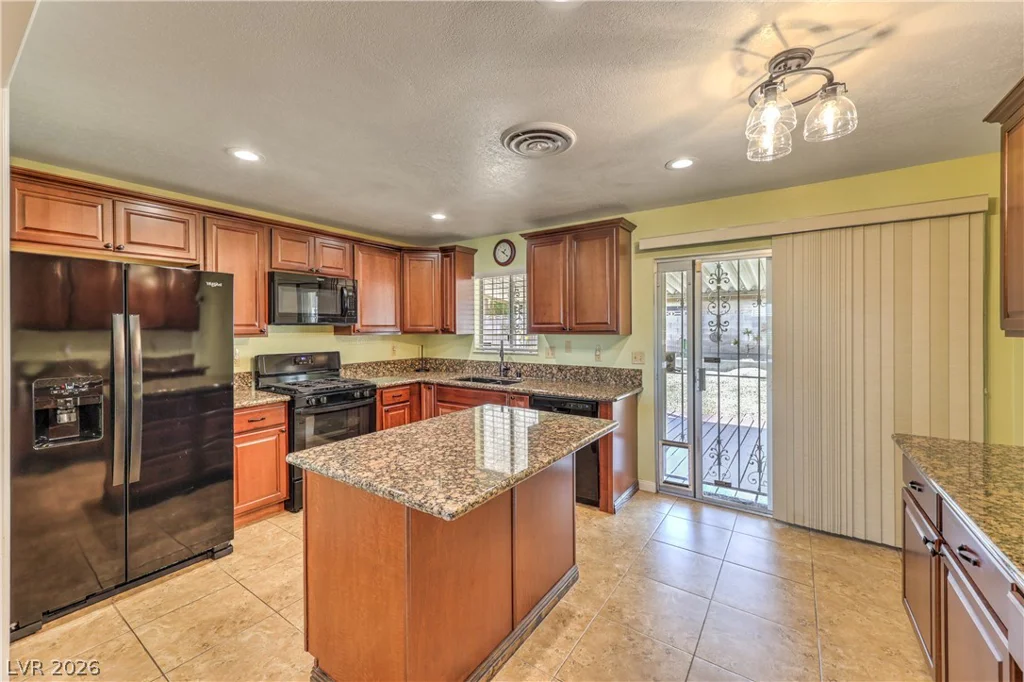 2420 Winwood, Las Vegas, NV 89108