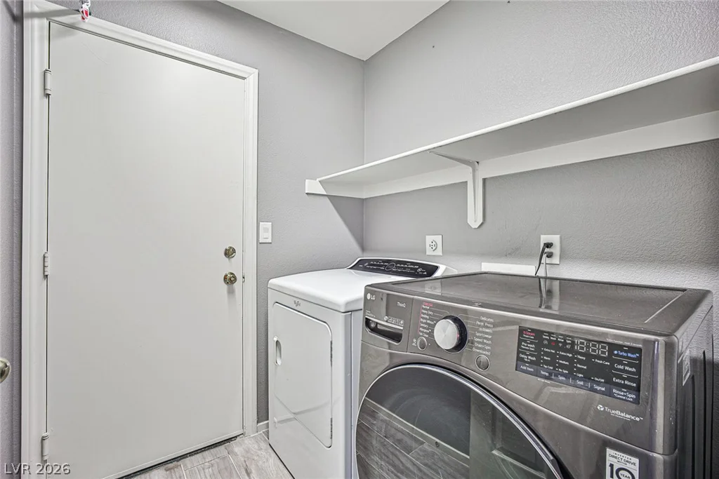 8986 Manalang, Las Vegas, NV 89123
