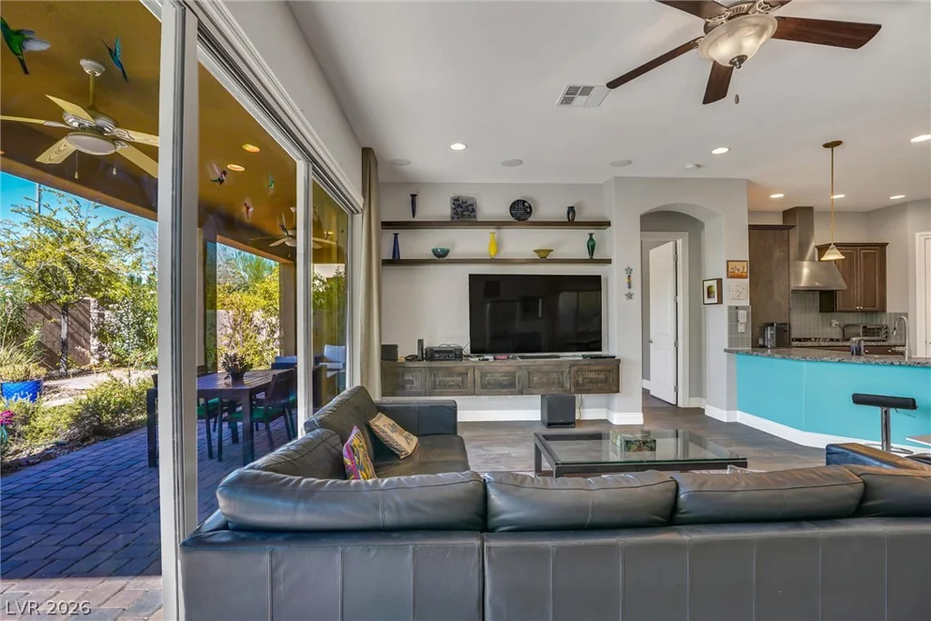 72 Newton Ridge, Las Vegas, NV 89183