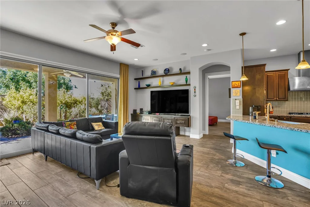 72 Newton Ridge, Las Vegas, NV 89183