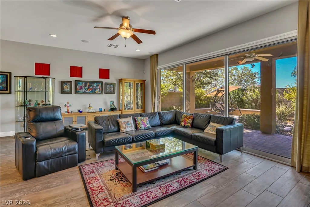 72 Newton Ridge, Las Vegas, NV 89183