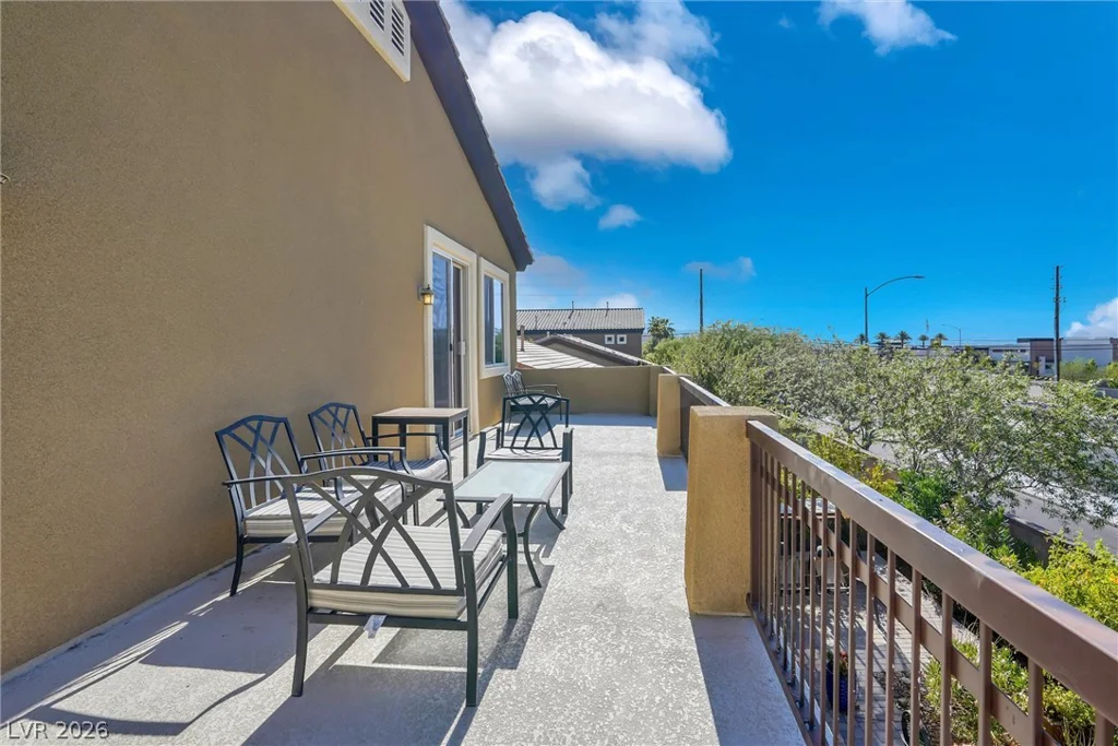 72 Newton Ridge, Las Vegas, NV 89183