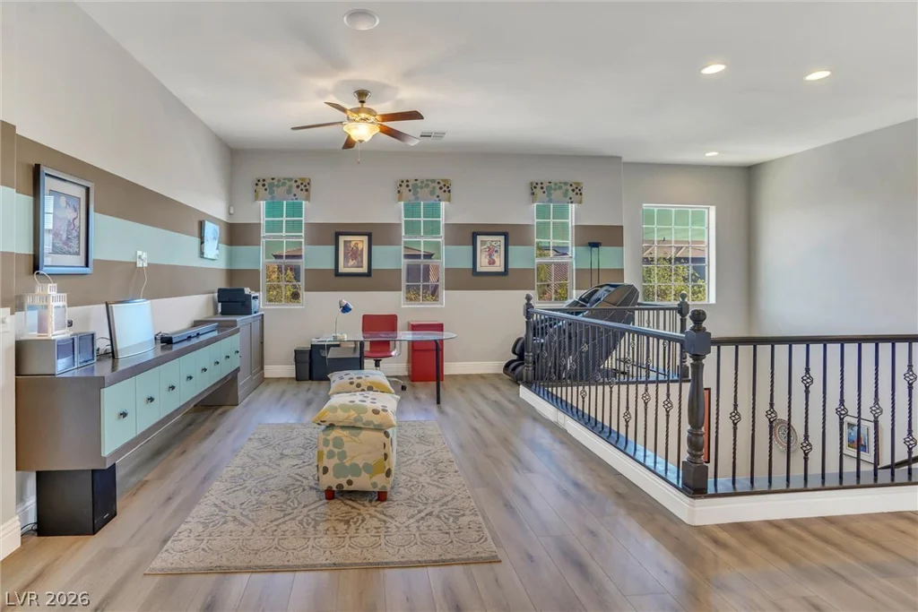 72 Newton Ridge, Las Vegas, NV 89183