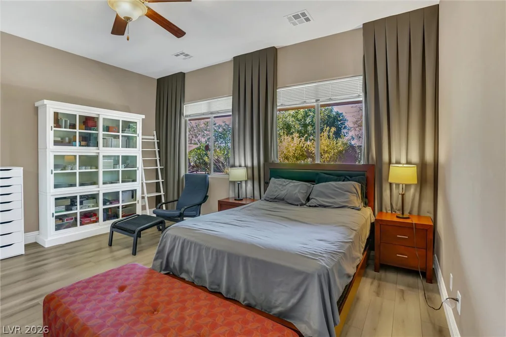 72 Newton Ridge, Las Vegas, NV 89183