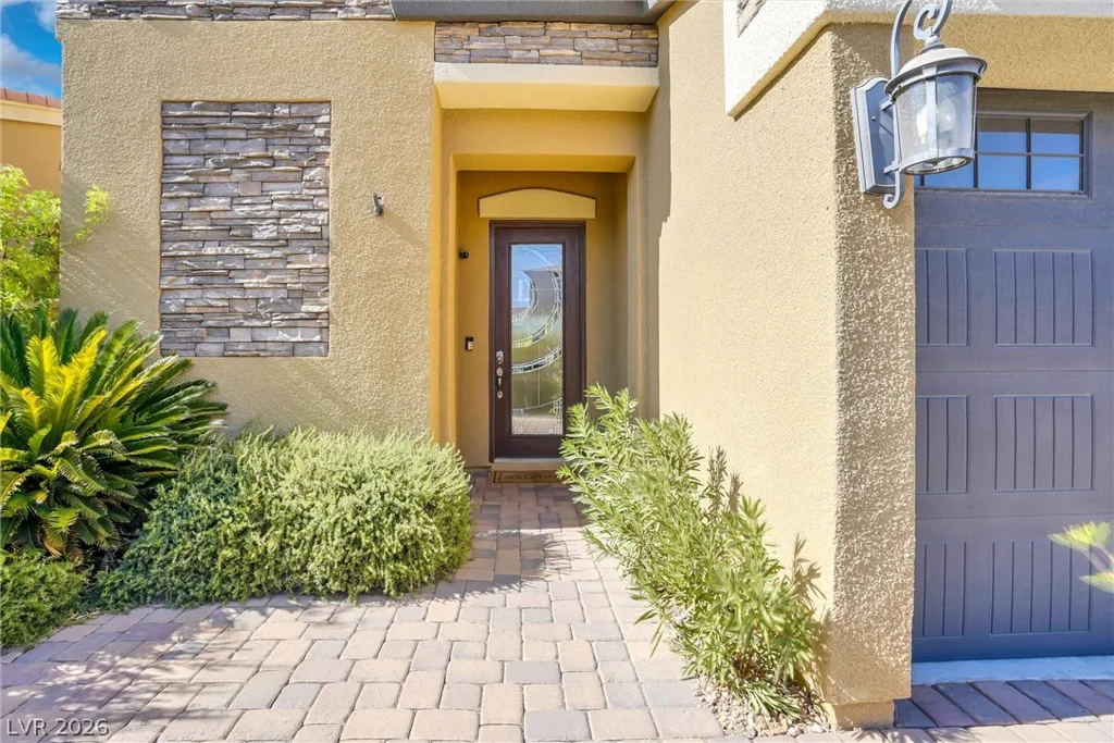 72 Newton Ridge, Las Vegas, NV 89183