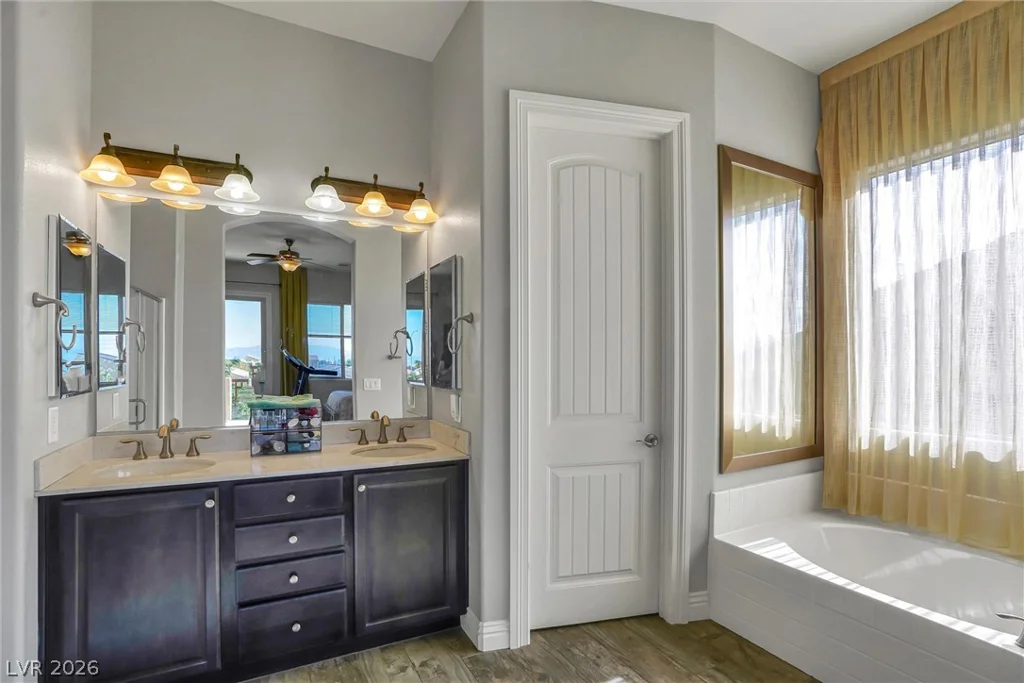 72 Newton Ridge, Las Vegas, NV 89183