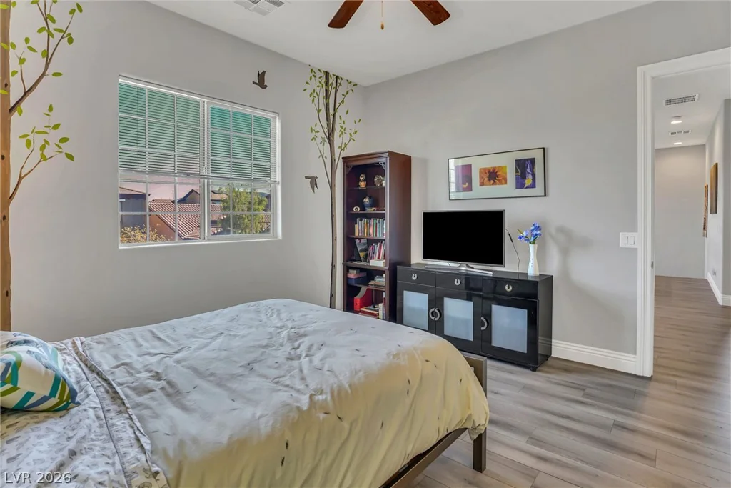 72 Newton Ridge, Las Vegas, NV 89183