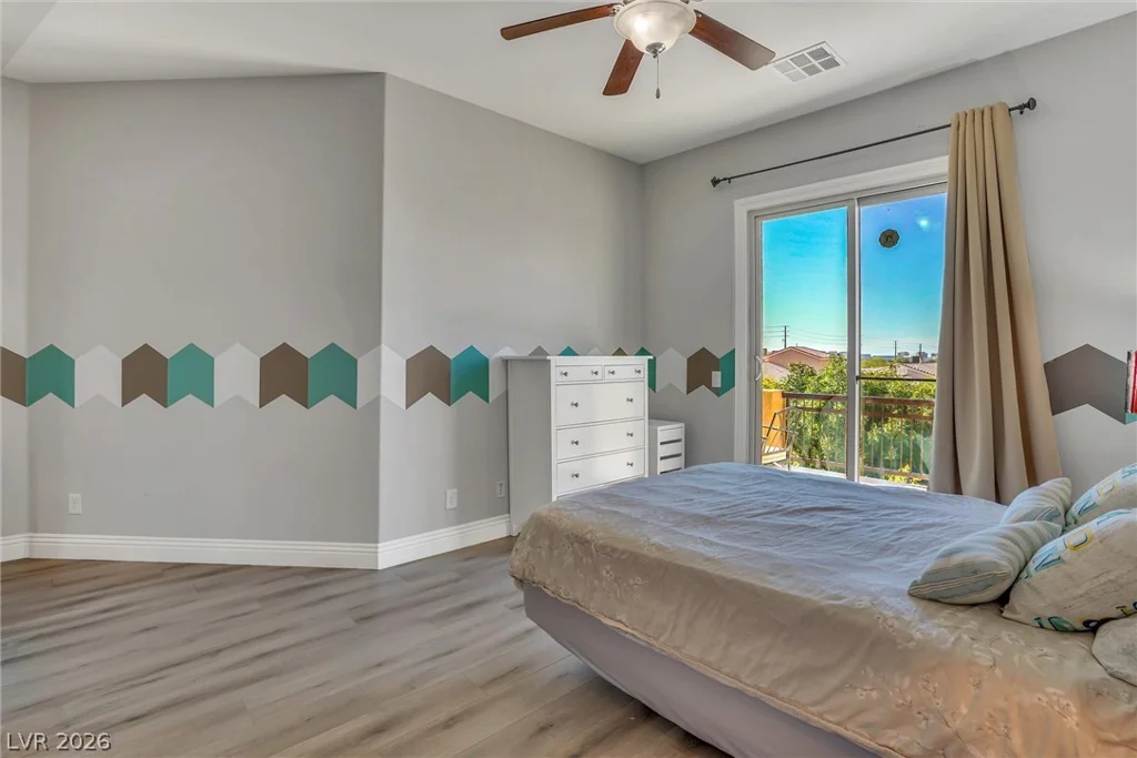72 Newton Ridge, Las Vegas, NV 89183