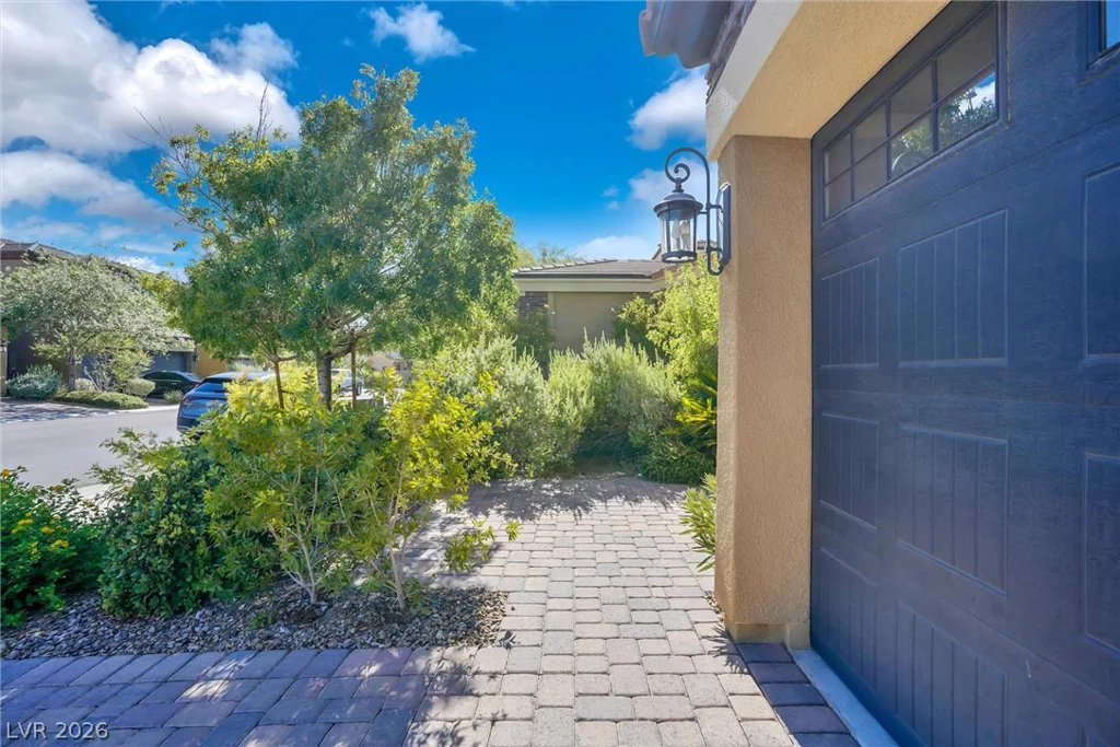 72 Newton Ridge, Las Vegas, NV 89183
