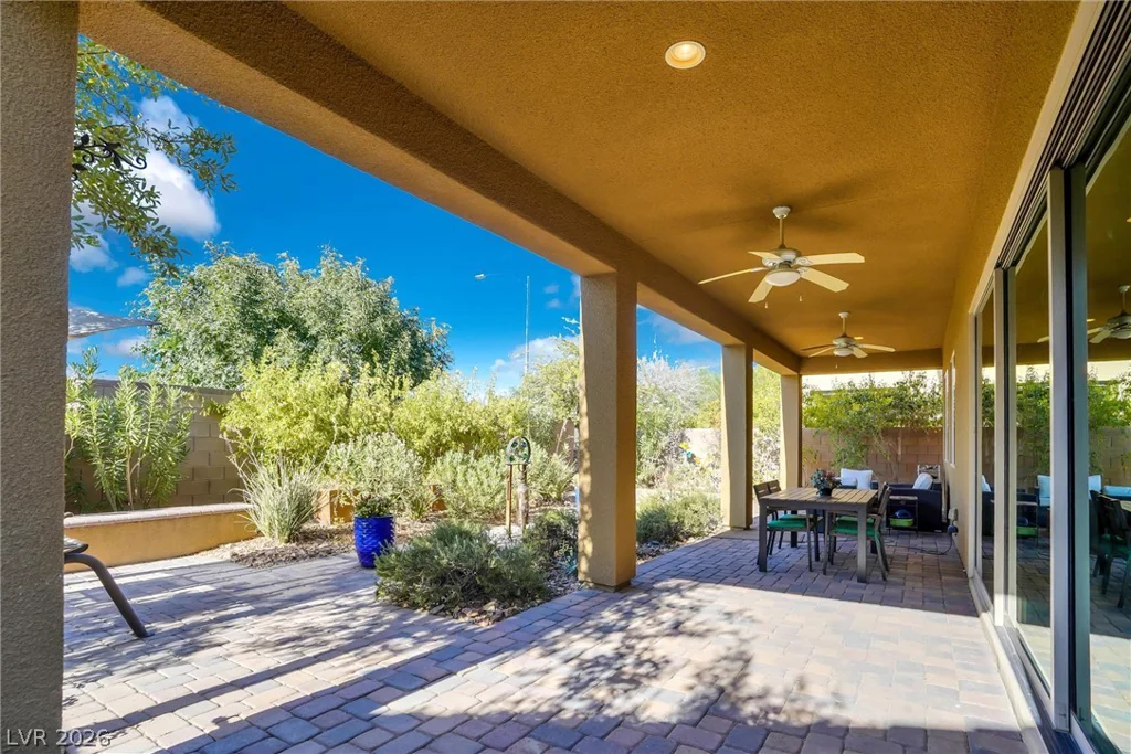 72 Newton Ridge, Las Vegas, NV 89183