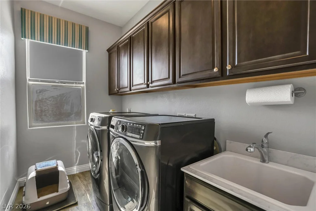 72 Newton Ridge, Las Vegas, NV 89183
