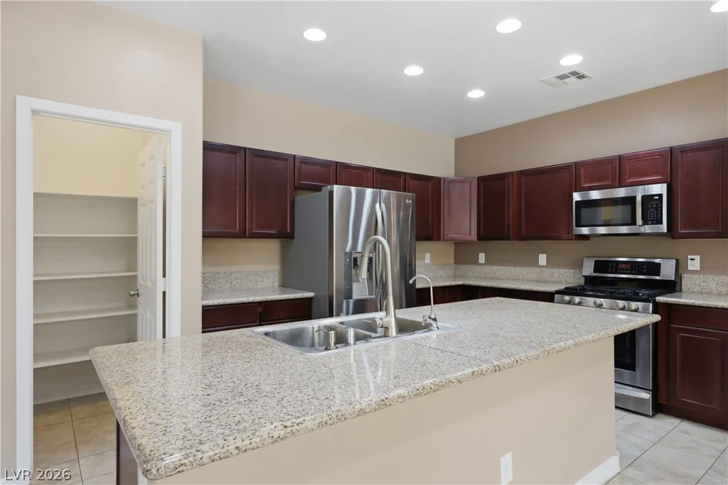 8305 Oakshire, Las Vegas, NV 89131